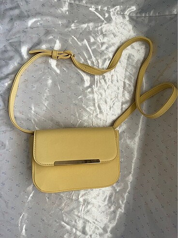 BUTTER YELLOW KAPAKLI ÇANTA
