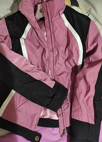 Pembe siyah mont