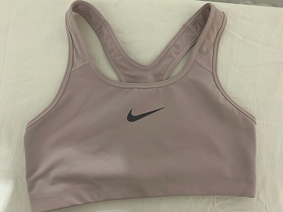 Nike sporcu sütyeni