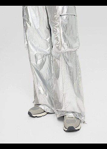 xs Beden gri Renk Bershka metalik gümüş gri paraşüt pantolon
