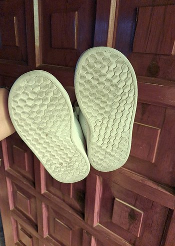26 Beden Adidas Beyaz Erkek Çocuk Spor Ayakkabı Velcro