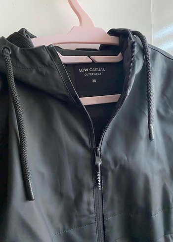 Lcw Yağmurluk - Görsel 3