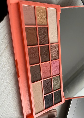 I heart revolution chocolate and peaches far paleti - Görsel 3