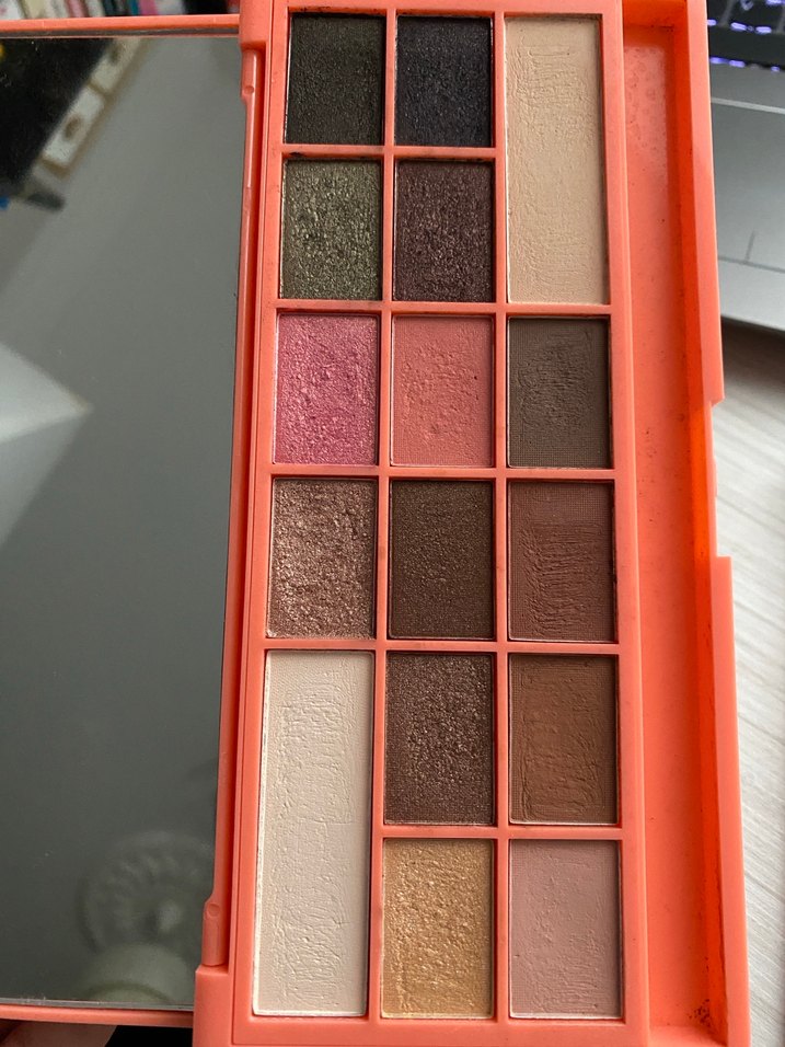 I heart revolution chocolate and peaches far paleti - Görsel 4