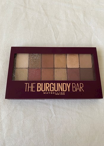 Maybelline Burgundy Far Paleti