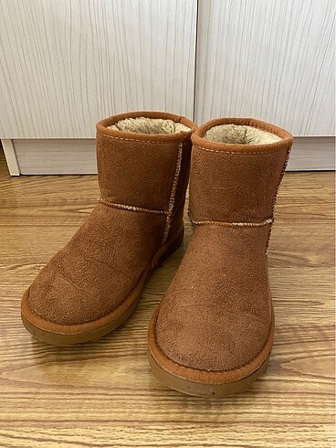 Ugg Bot