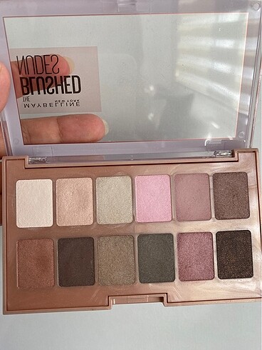 Beden Maybelline Blushed Nudes Far Paleti