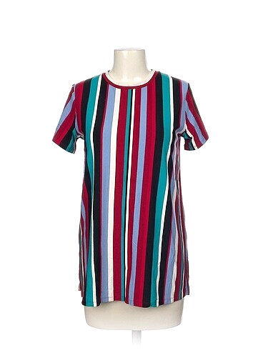 Bershka T-shirt %70 İndirimli.