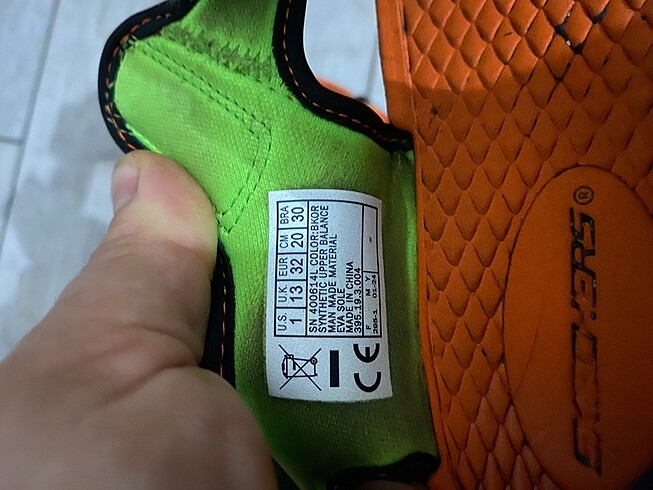 32 Beden turuncu Renk skechers erkek çocuk ışıklı sandalet