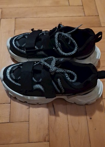 Yılan Desenli Siyah Gri Kadın Spor Ayakkabı - Görsel 2