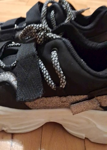 Yılan Desenli Siyah Gri Kadın Spor Ayakkabı - Görsel 3