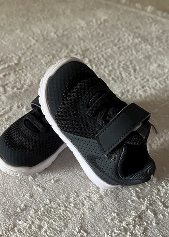 Nike Erkek Çocuk Siyah Cırtlı Spor Ayakkabı - Görsel 2