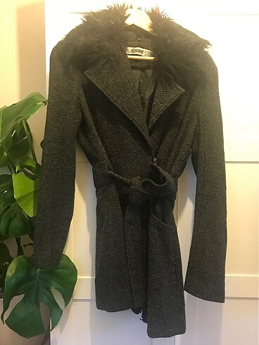 Stradivarius Kürklü Kaban
