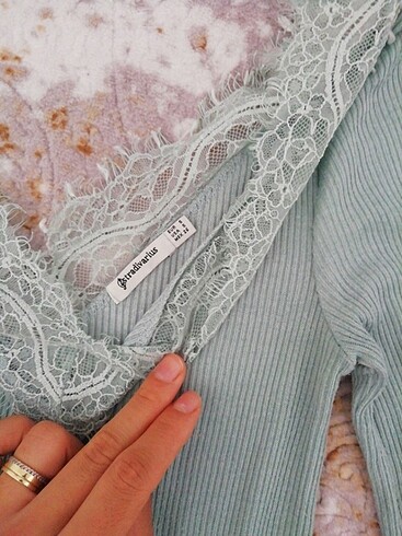 Stradivarius Yeşil dantelli bluz