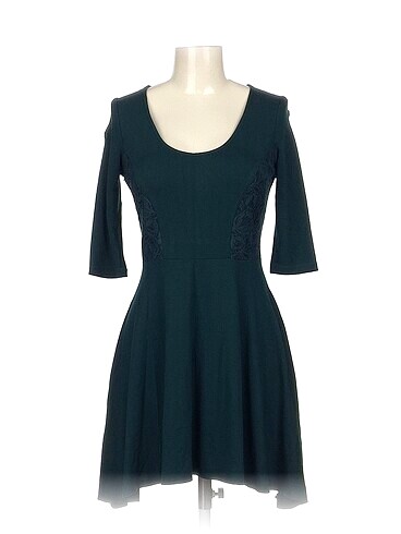 PreLoved Kısa Elbise %70 İndirimli.