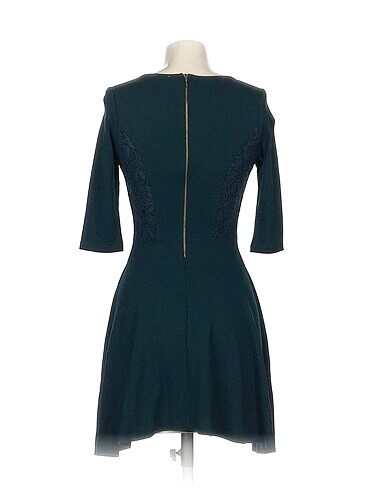 s Beden PreLoved Kısa Elbise %70 İndirimli.