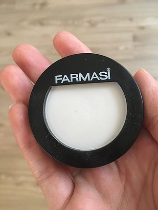 Farmasi beyaz göz farı