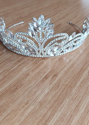 Parlak Beyaz Payetli Gelin Tacı - Görsel 3