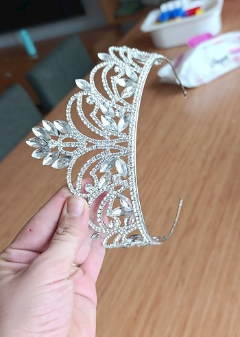 Parlak Beyaz Payetli Gelin Tacı - Görsel 2