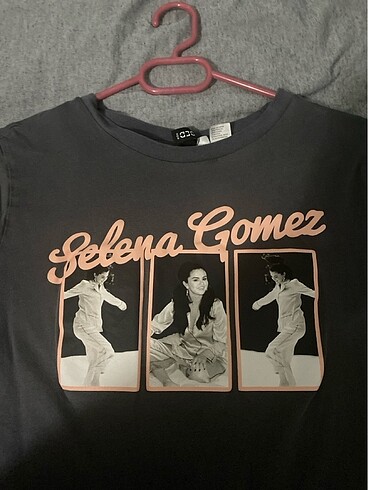 H&M Selena Gomez t-shirt