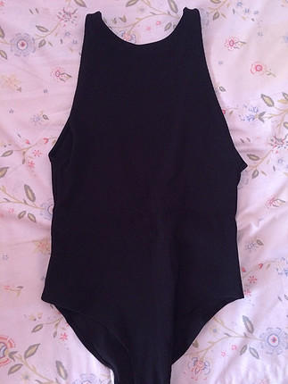 Mango bodysuit etiketini kesmişim
