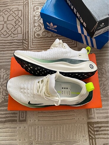 Nike NIKE REACTX INFINITY RUN 4