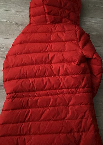 Kırmızı Kapüşonlu Kadın Kış Montu - Görsel 3