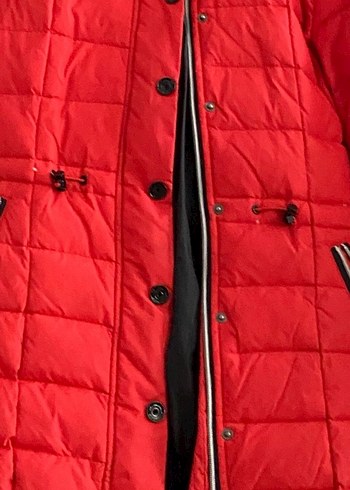 Kırmızı Kapüşonlu Kadın Kış Montu - Görsel 4