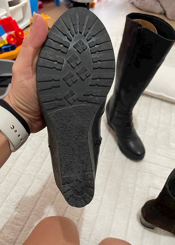 Siyah Topuklu Kadın Dizüstü Bot - Görsel 5