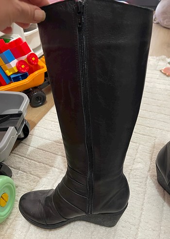 Siyah Topuklu Kadın Dizüstü Bot - Görsel 4