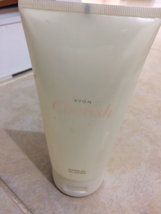 Avon Cherish parfüm ve duş jeli 