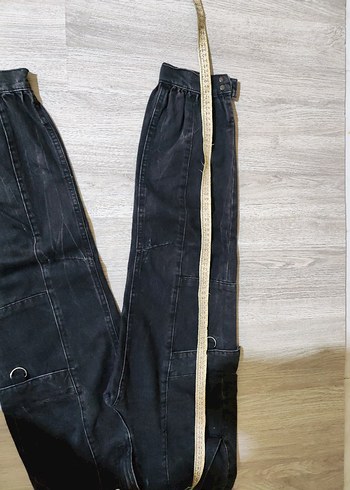 Kemerli Siyah Bağlamalı Yıkamalı Kot Pantolon - Görsel 5