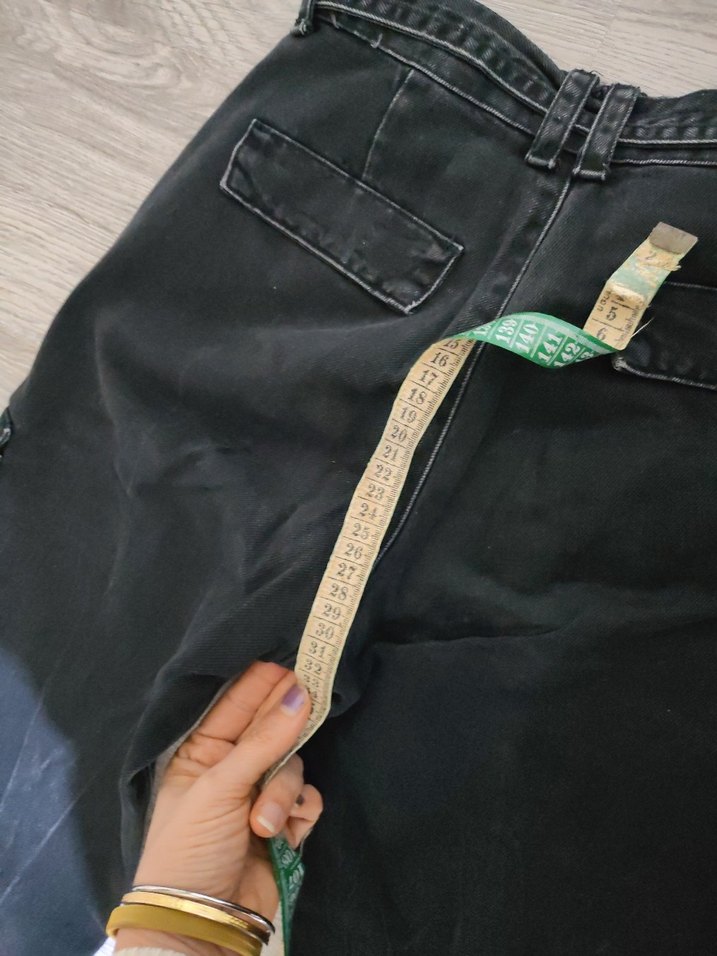 Kemerli Siyah Bağlamalı Yıkamalı Kot Pantolon - Görsel 3