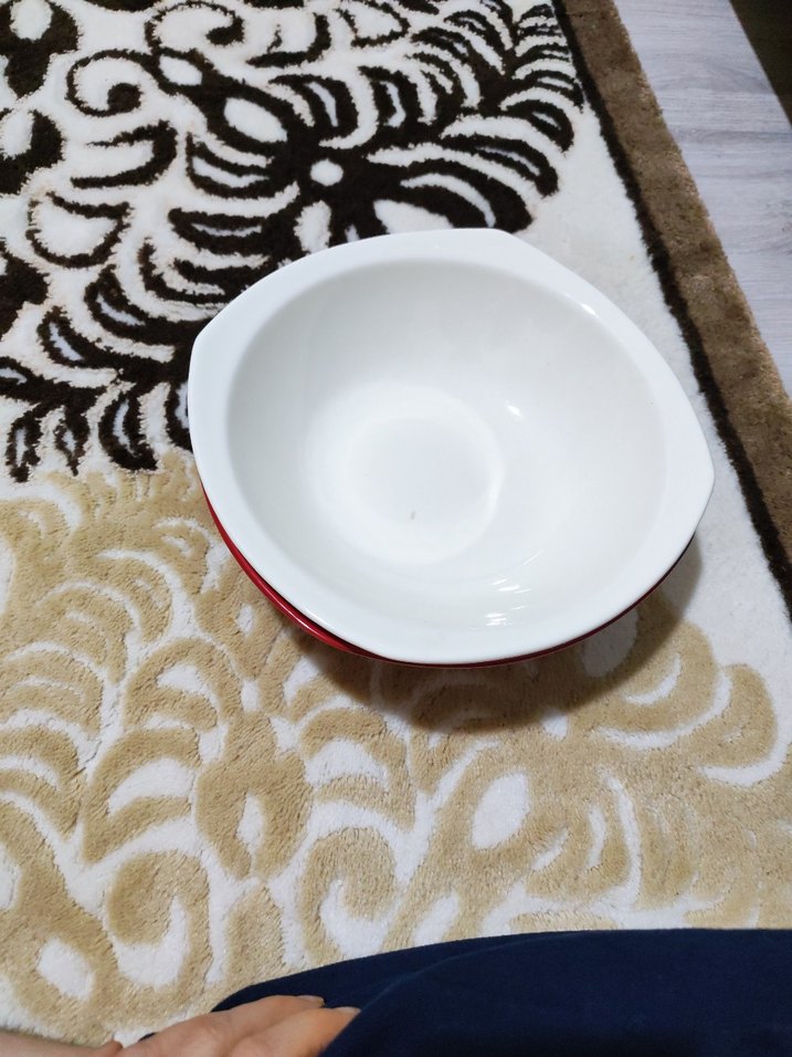 Kırmızı ve Beyaz Plastik Tabak Seti - Görsel 4