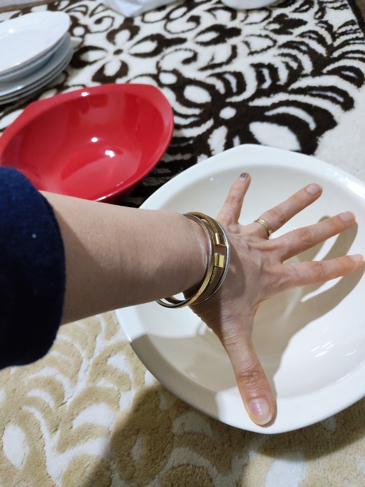 Kırmızı ve Beyaz Plastik Tabak Seti - Görsel 3