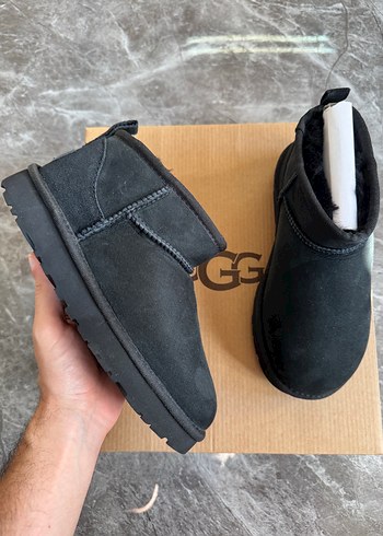 Ugg Mini Black