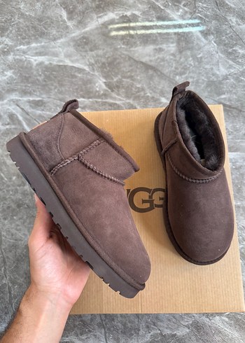 Ugg Mini Cheddar