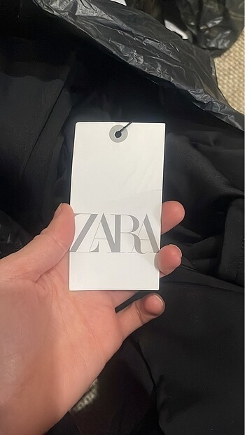 Diğer Zara yırtmaç detaylı elbise