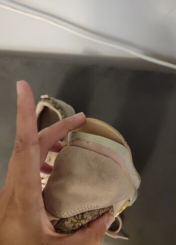 39 Beden pembe Renk Orijinal Guess pembe ayakkabı