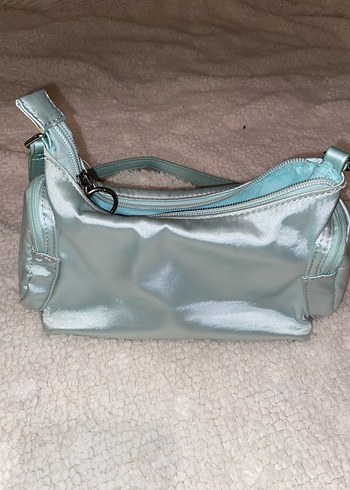 Bershka Turkuaz saten  Fermuarlı Çanta - Görsel 4