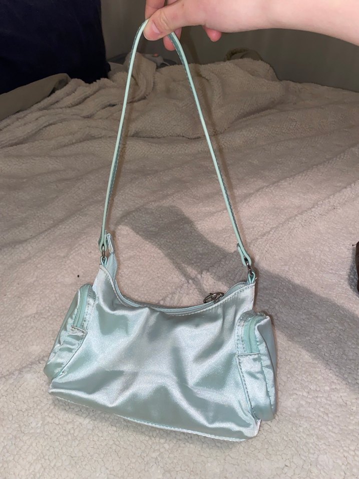 Bershka Turkuaz saten  Fermuarlı Çanta - Görsel 2