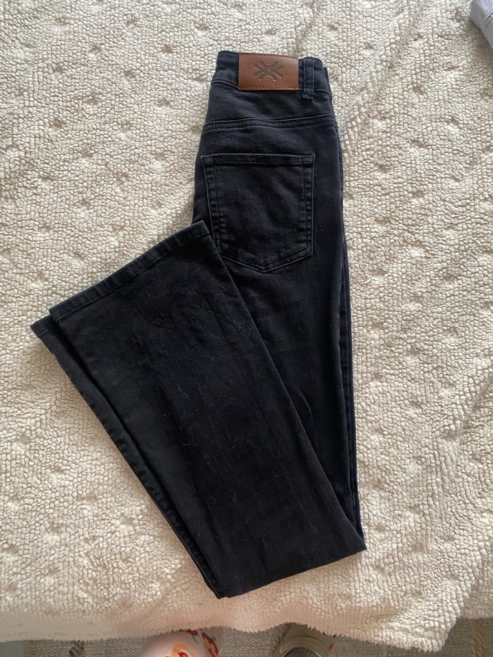 Siyah Bol Kesim Kadın Jean - Görsel 3