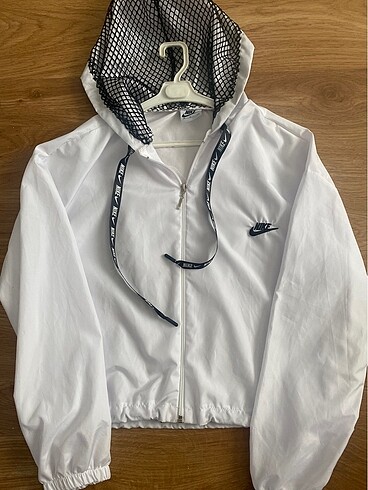 nike yağmurluk
