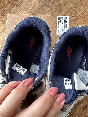 31 Beden beyaz Renk Reebok sneaker 31 numara