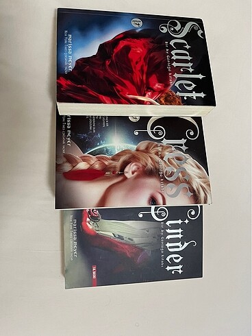 Marissa Meyer- Bir ay günlüğü romanları