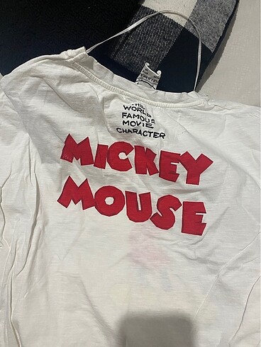 l Beden pull bear mickey mouselu tişört