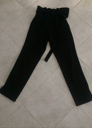 belden bağlamalı kuşaklı siyah kumaş pantolon