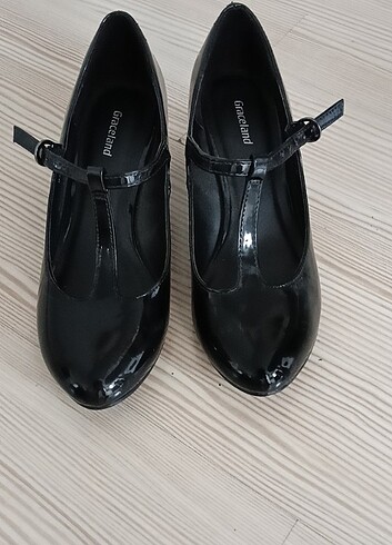 Deichmann siyah klasik kalın topuklu ayakkabı
