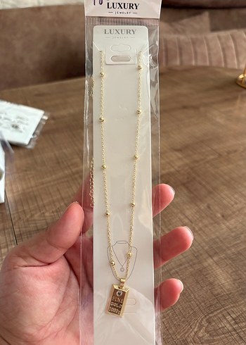 Uzun Zincir Detaylı Altın Renkli Çelik Kadın Kolye - Görsel 2