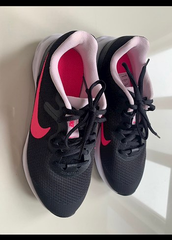 35,5 Beden Orjinal nike 35,5 no